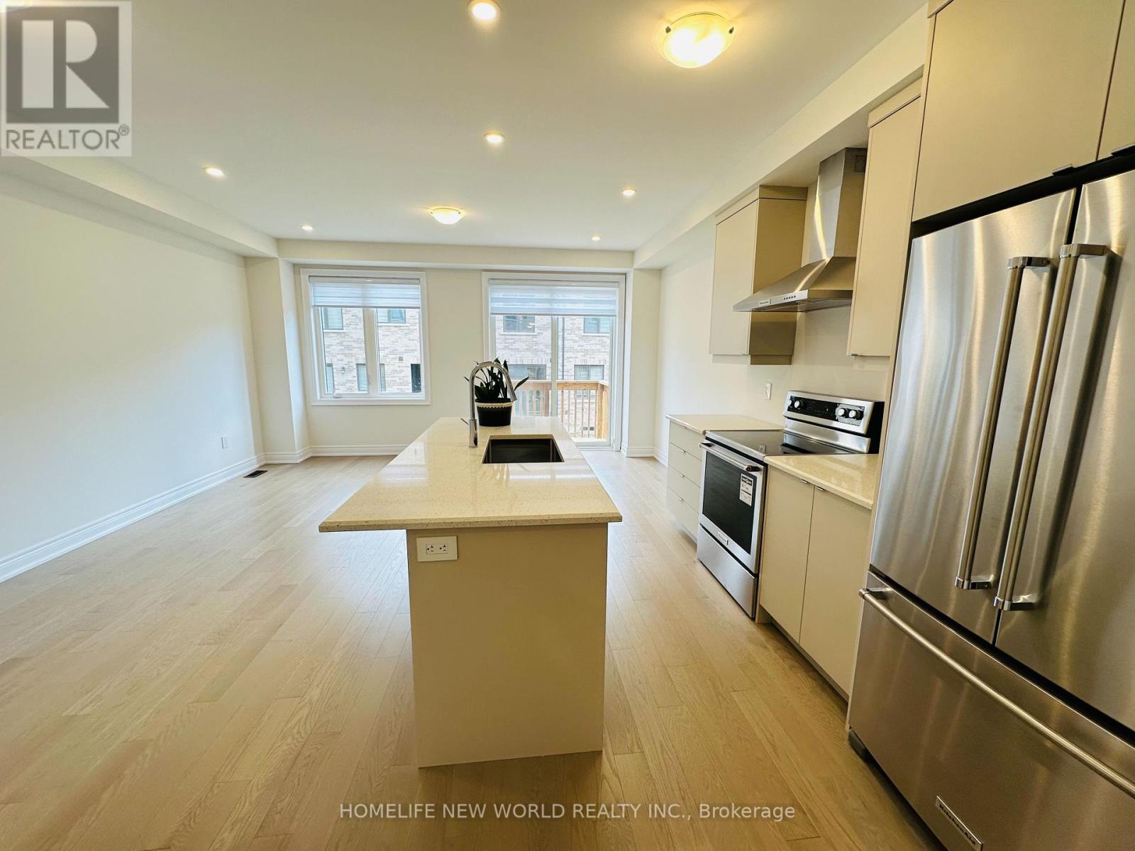 Photo 9 of 109 Tempel Street, Richmond Hill ON