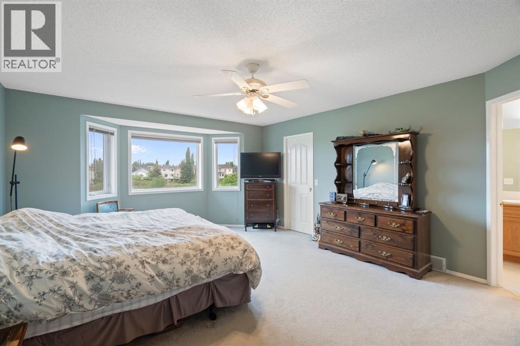 Single Family House for Sale in  Citadel Grove NW Citadel Calgary 