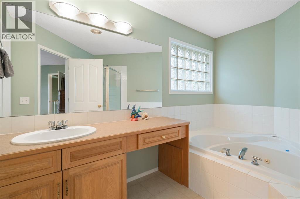 Single Family House for Sale in  Citadel Grove NW Citadel Calgary 