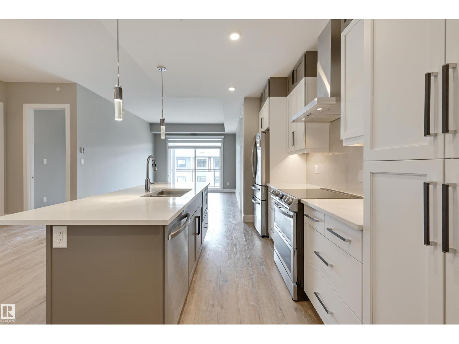 Photo 8 of 406 528 Griesbach Pr Nw, Edmonton AB