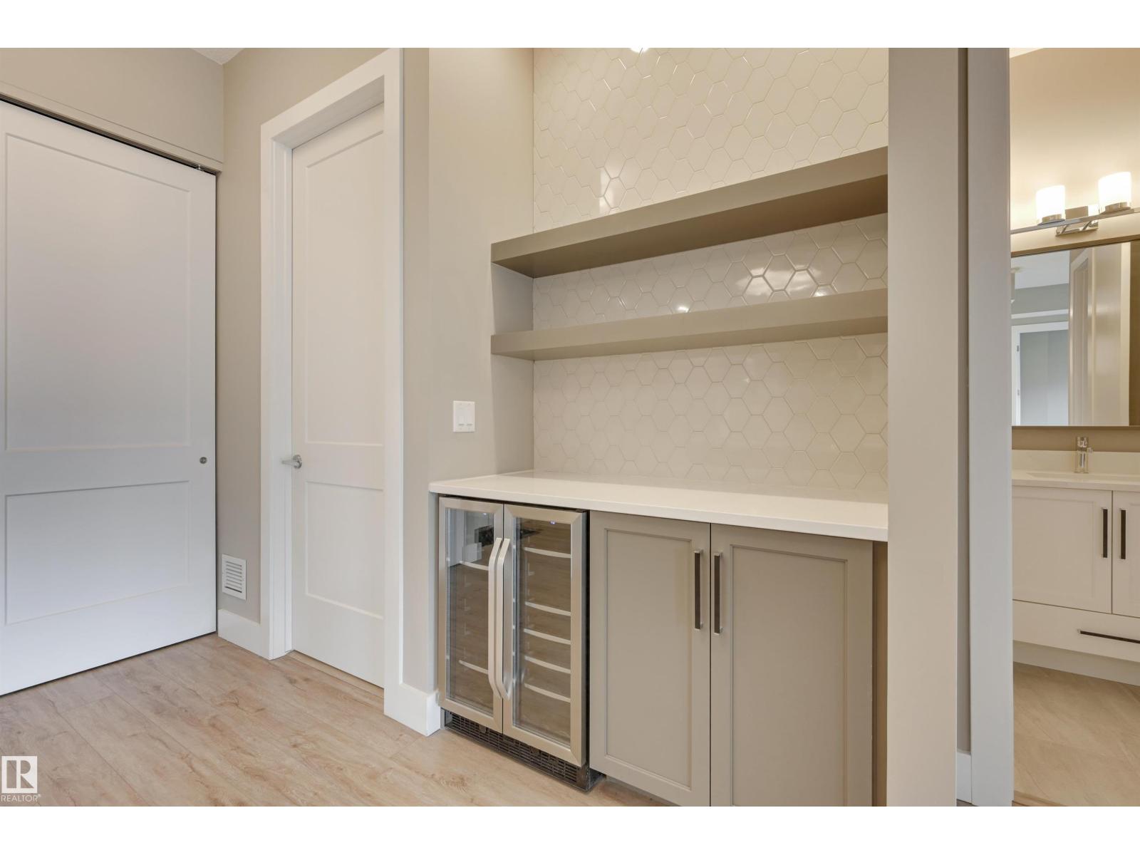 Photo 5 of 406 528 Griesbach Pr Nw, Edmonton AB