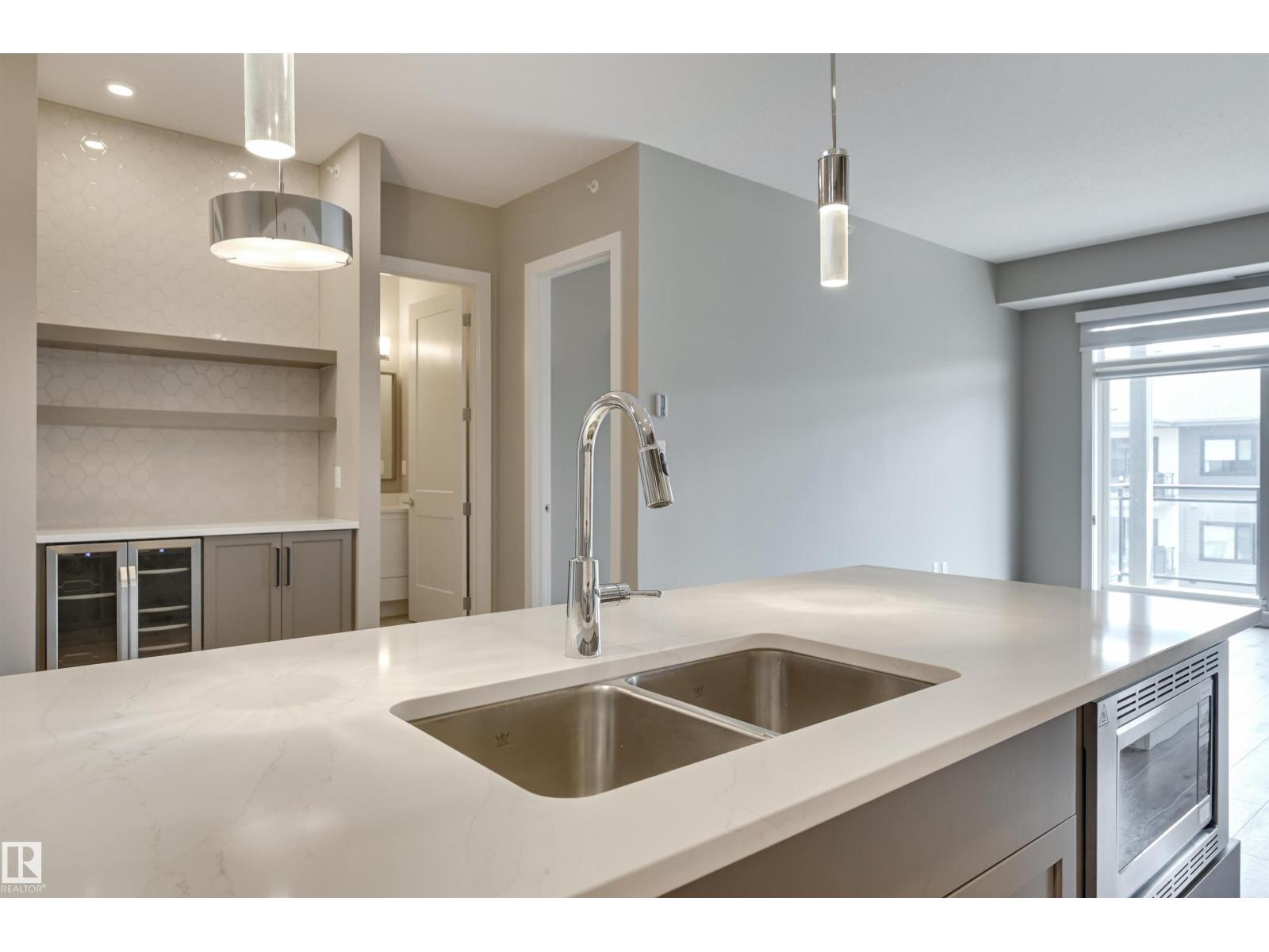 Photo 9 of 406 528 Griesbach Pr Nw, Edmonton AB
