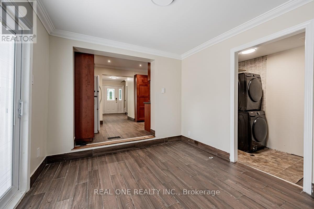 Photo 14 of 30 Herkley Drive, Brampton ON