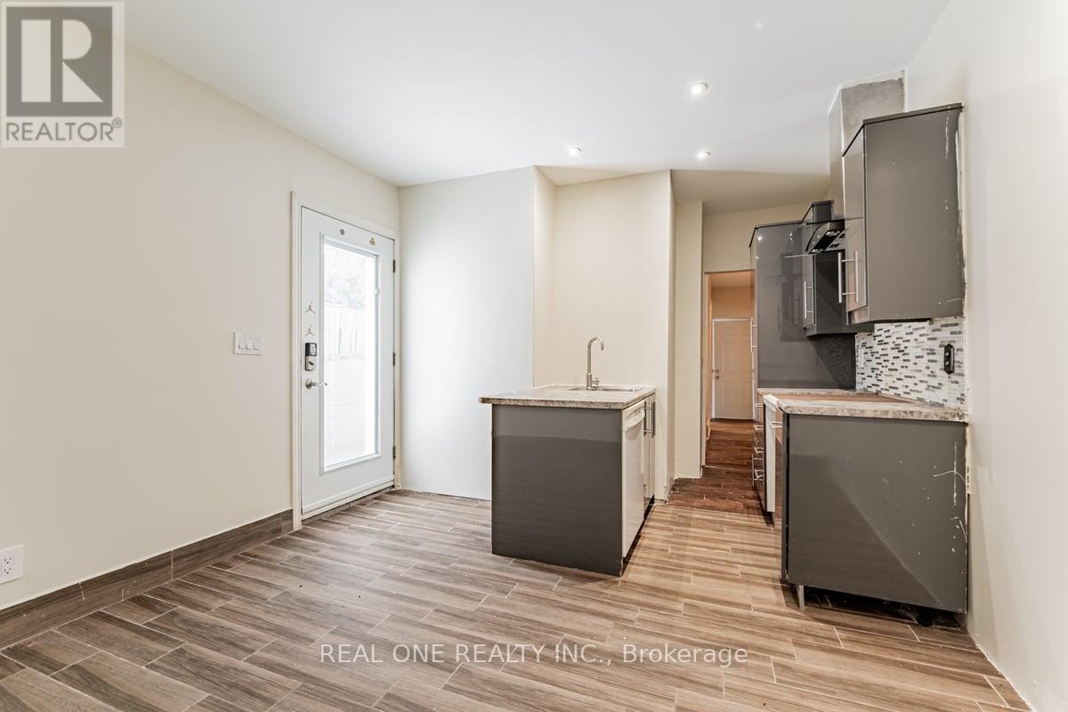 Photo 22 of 30 Herkley Drive, Brampton ON