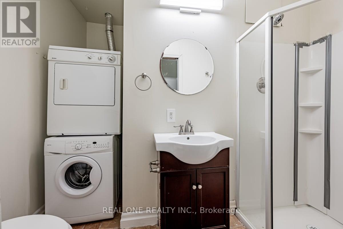 Photo 24 of 30 Herkley Drive, Brampton ON