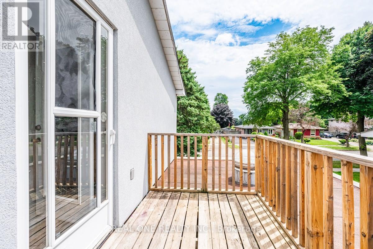 Photo 25 of 30 Herkley Drive, Brampton ON