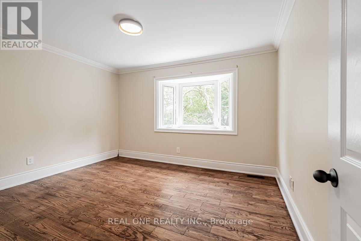 Photo 27 of 30 Herkley Drive, Brampton ON
