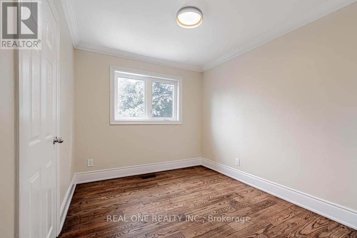 Photo 29 of 30 Herkley Drive, Brampton ON