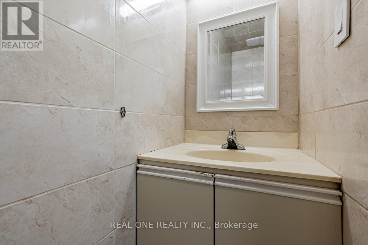 Photo 30 of 30 Herkley Drive, Brampton ON