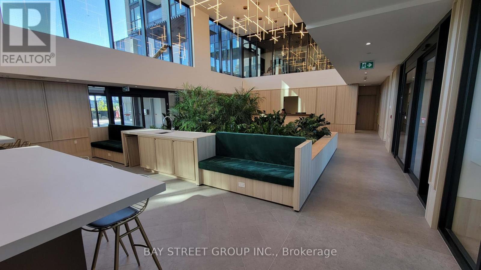 Photo 13 of 406 3079 Trafalgar Road, Oakville ON
