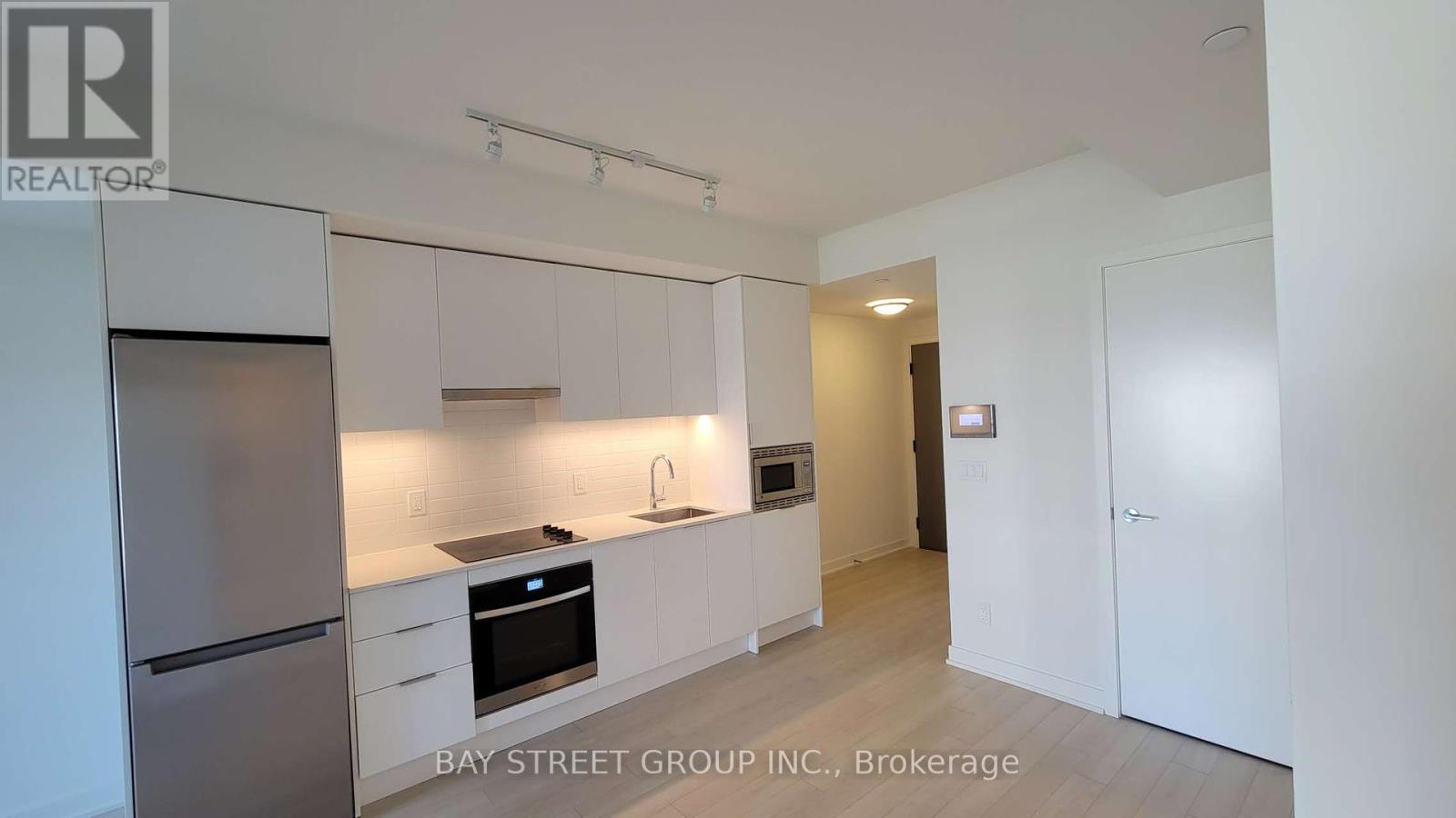 Photo 6 of 406 3079 Trafalgar Road, Oakville ON