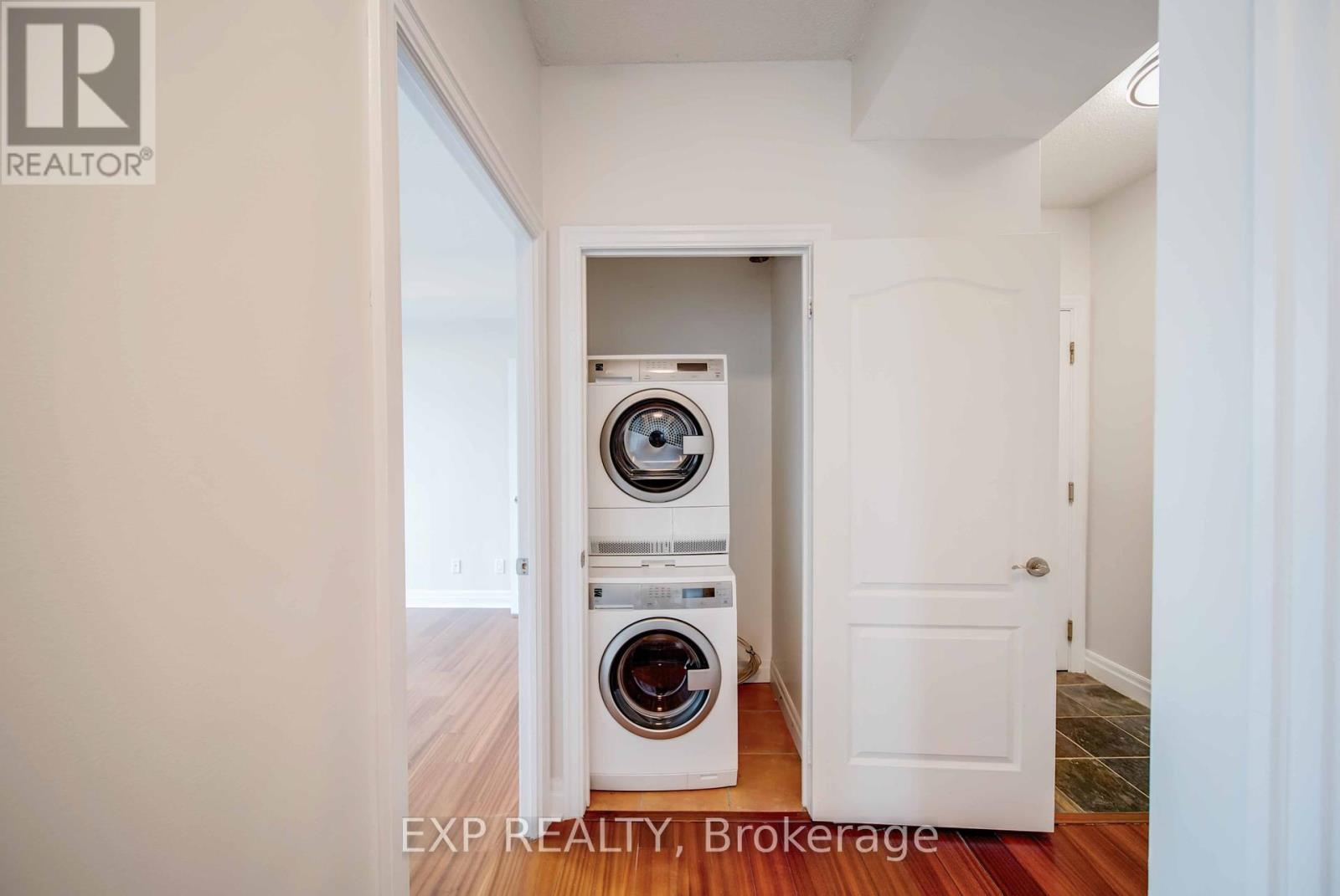 Photo 11 of 1003 2119 Lakeshore Boulevard W, Toronto ON