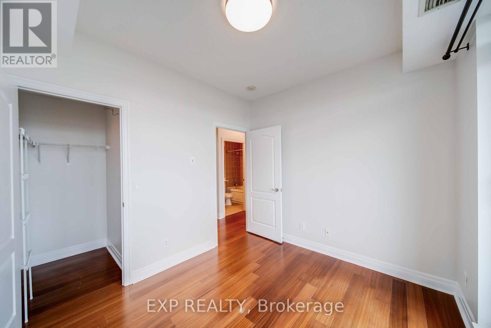 Photo 13 of 1003 2119 Lakeshore Boulevard W, Toronto ON