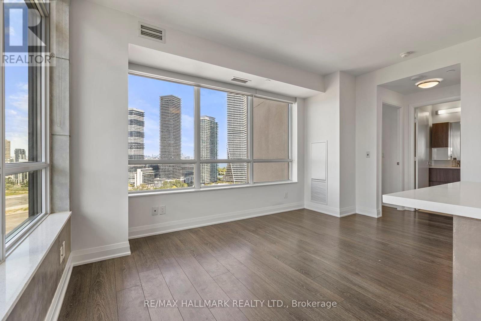 Photo 17 of 1909 36 Park Lawn Road, Toronto ON