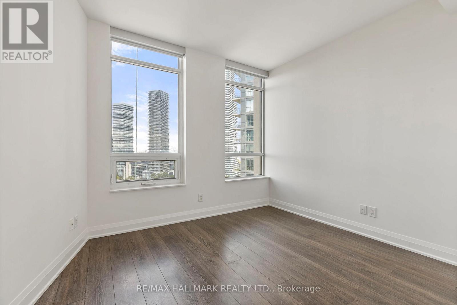 Photo 19 of 1909 36 Park Lawn Road, Toronto ON