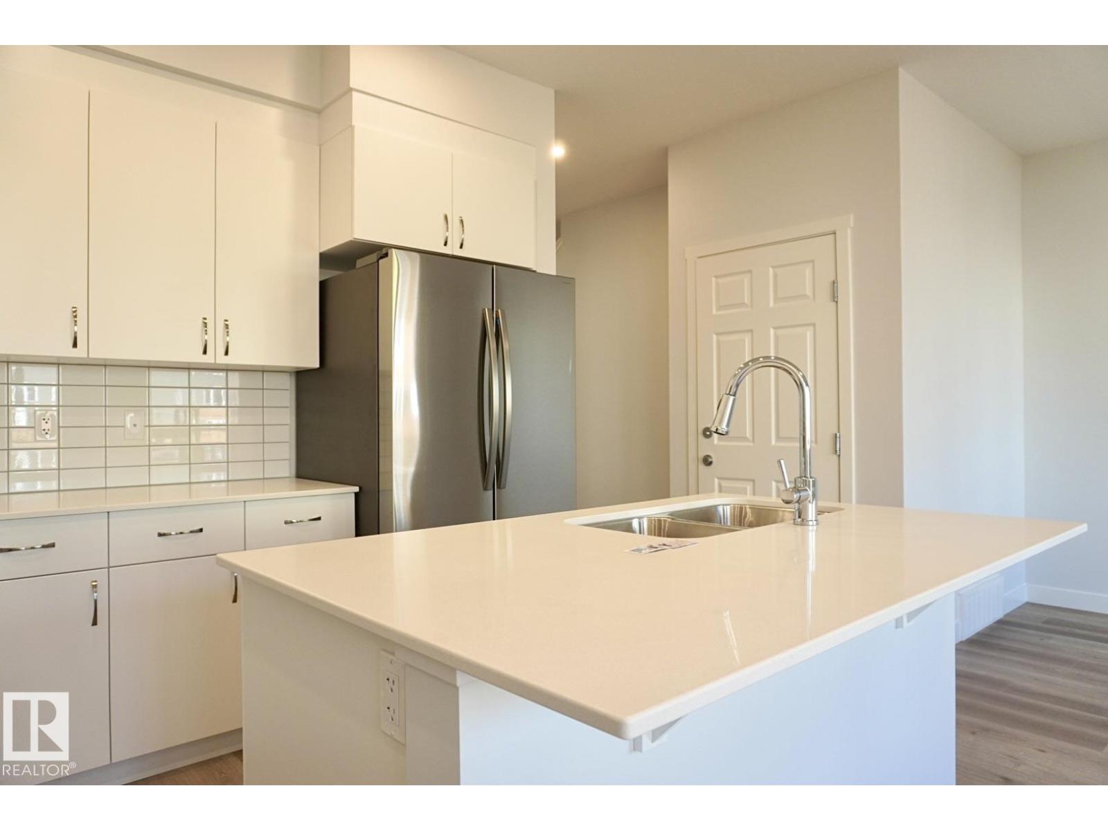 Photo 19 of 2013 209 A St Nw, Edmonton AB