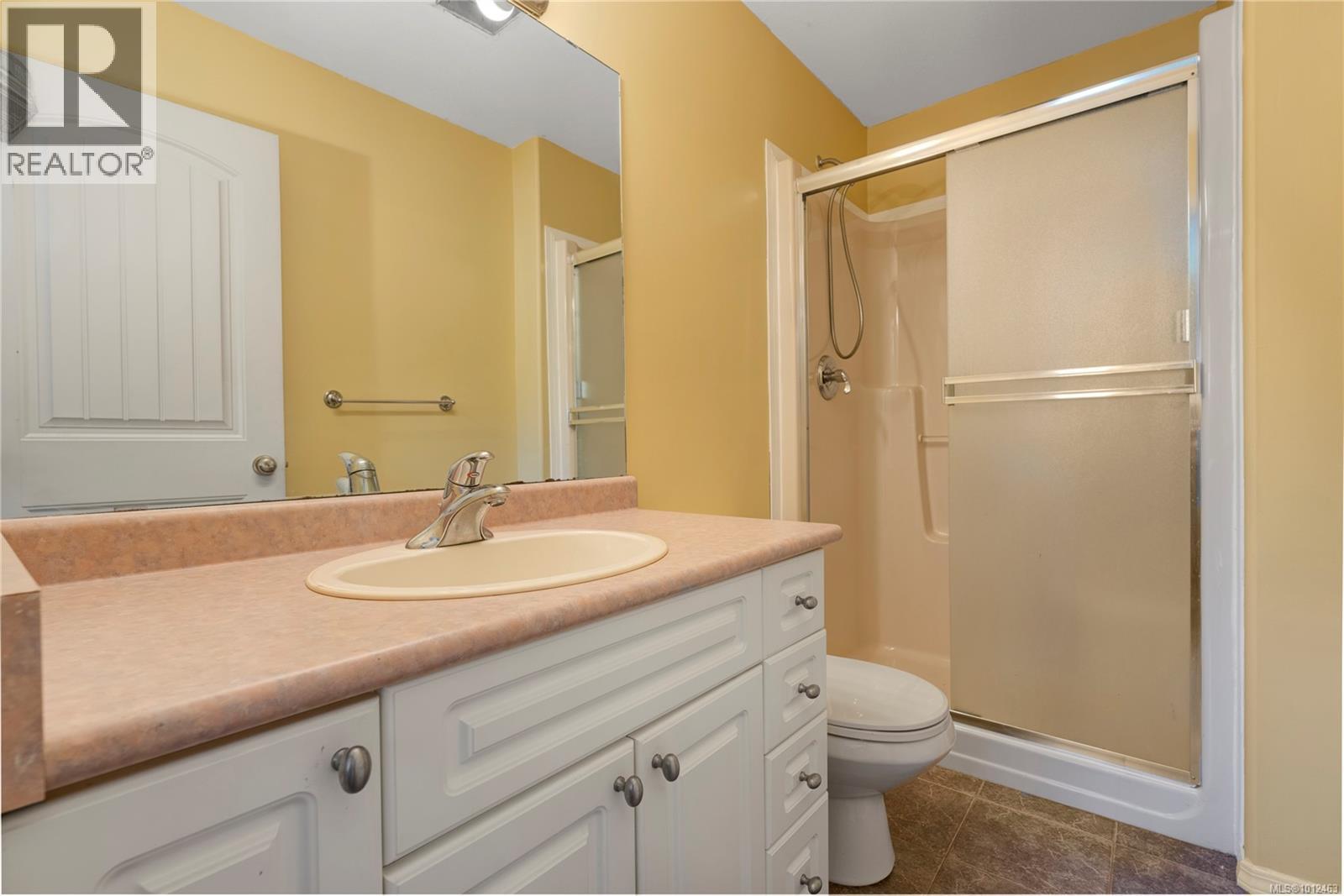 B 250 Centennial Dr, Courtenay