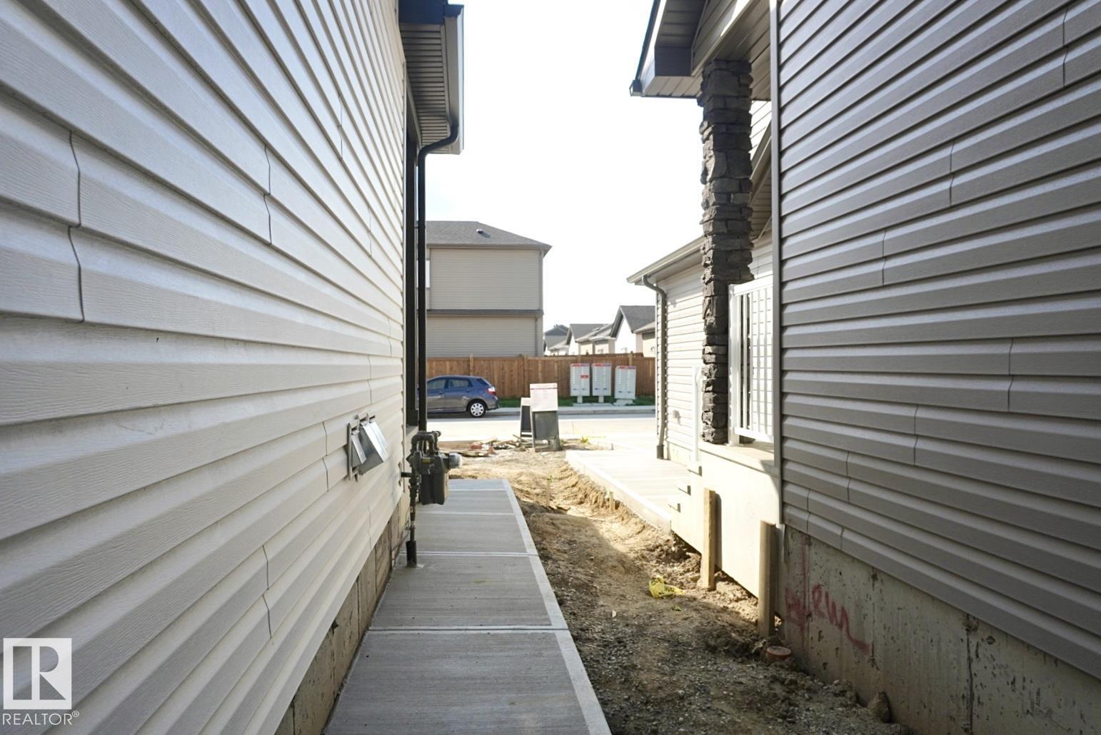 Photo 41 of 2013 209 A St Nw, Edmonton AB