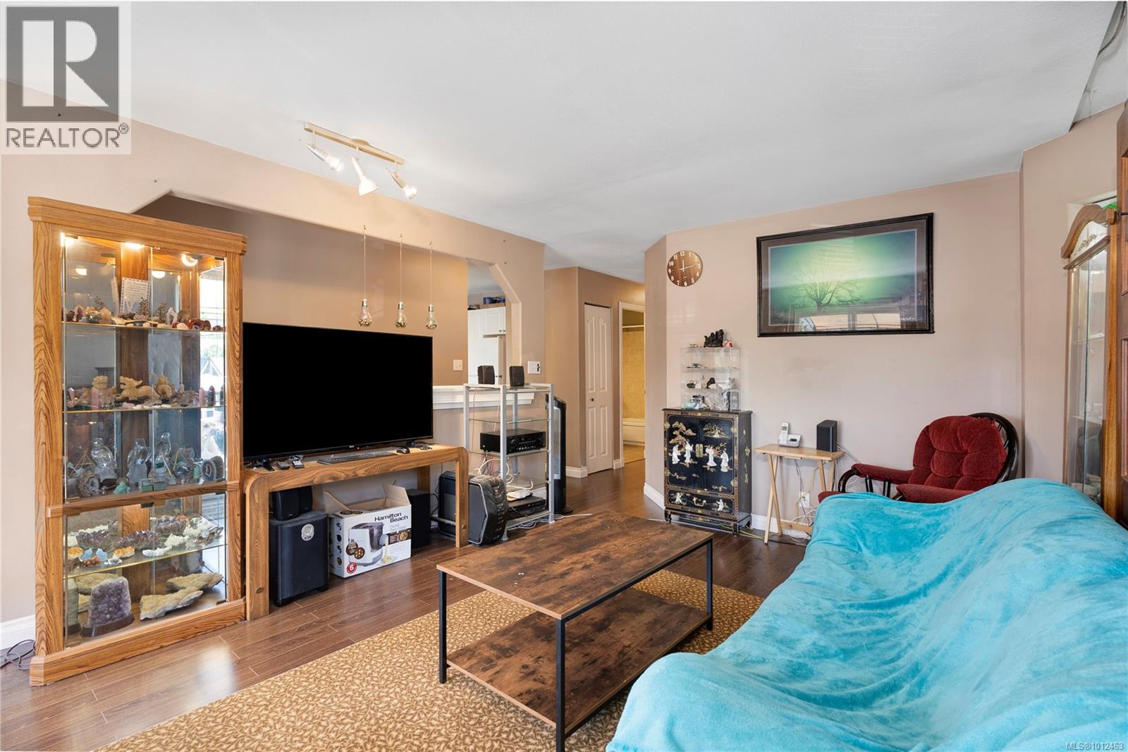 B 250 Centennial Dr, Courtenay