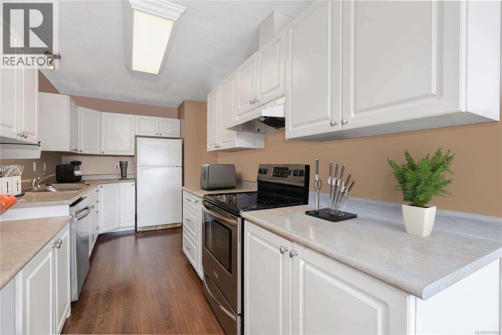 B 250 Centennial Dr, Courtenay