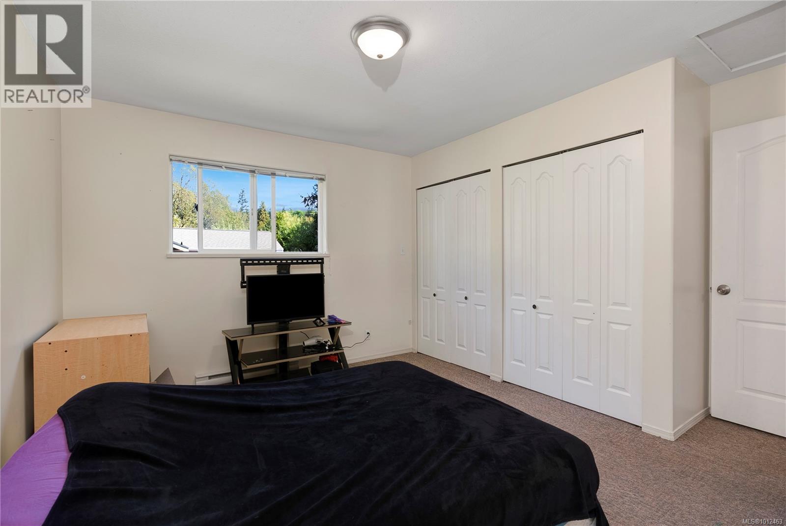 B 250 Centennial Dr, Courtenay