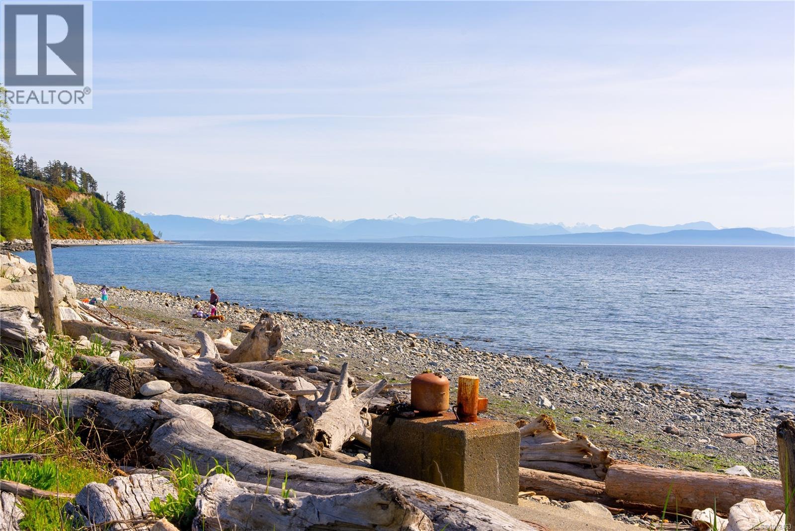 B 250 Centennial Dr, Courtenay