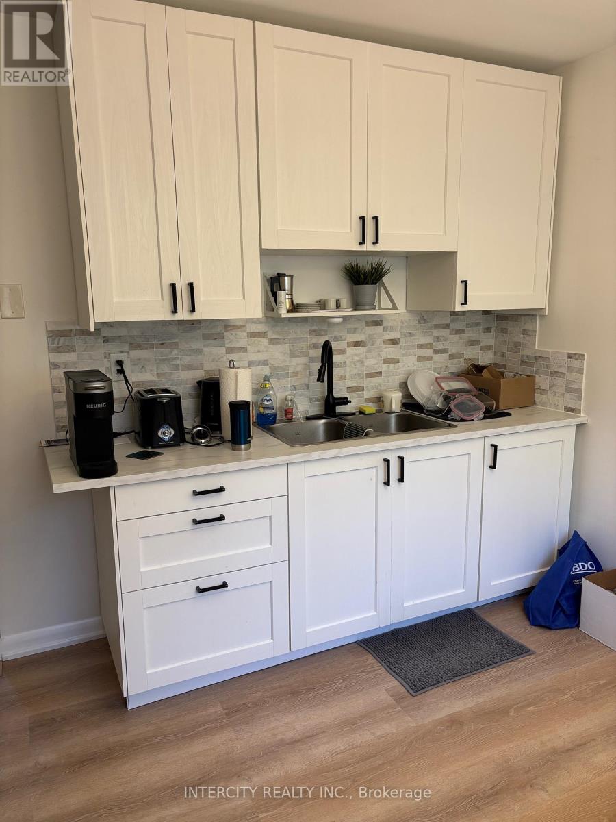 Photo 10 of 363 Andrew Street, Newmarket ON