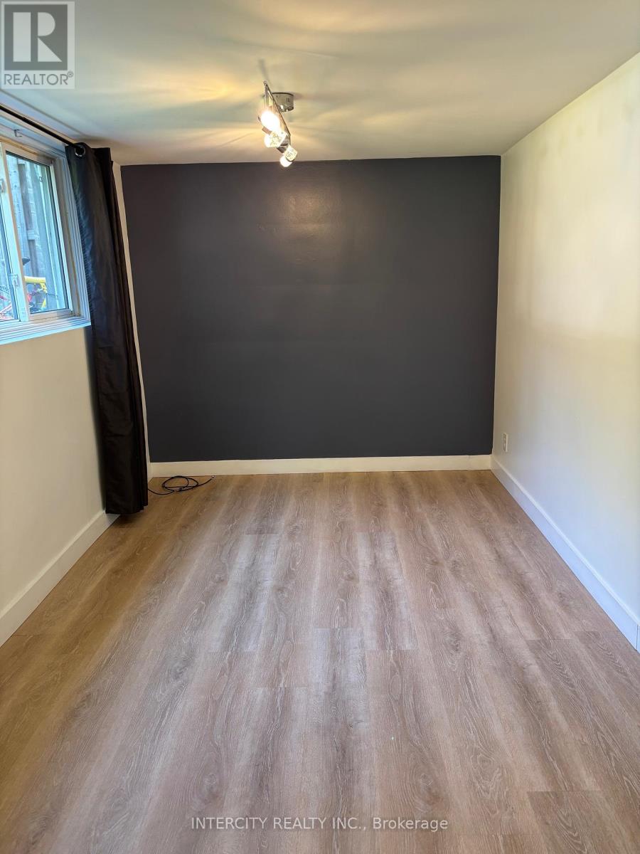 Photo 29 of 363 Andrew Street, Newmarket ON