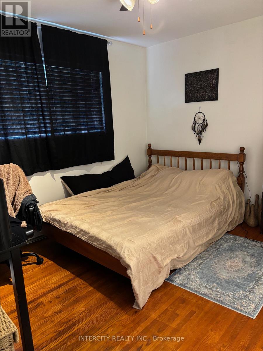 Photo 17 of 363 Andrew Street, Newmarket ON