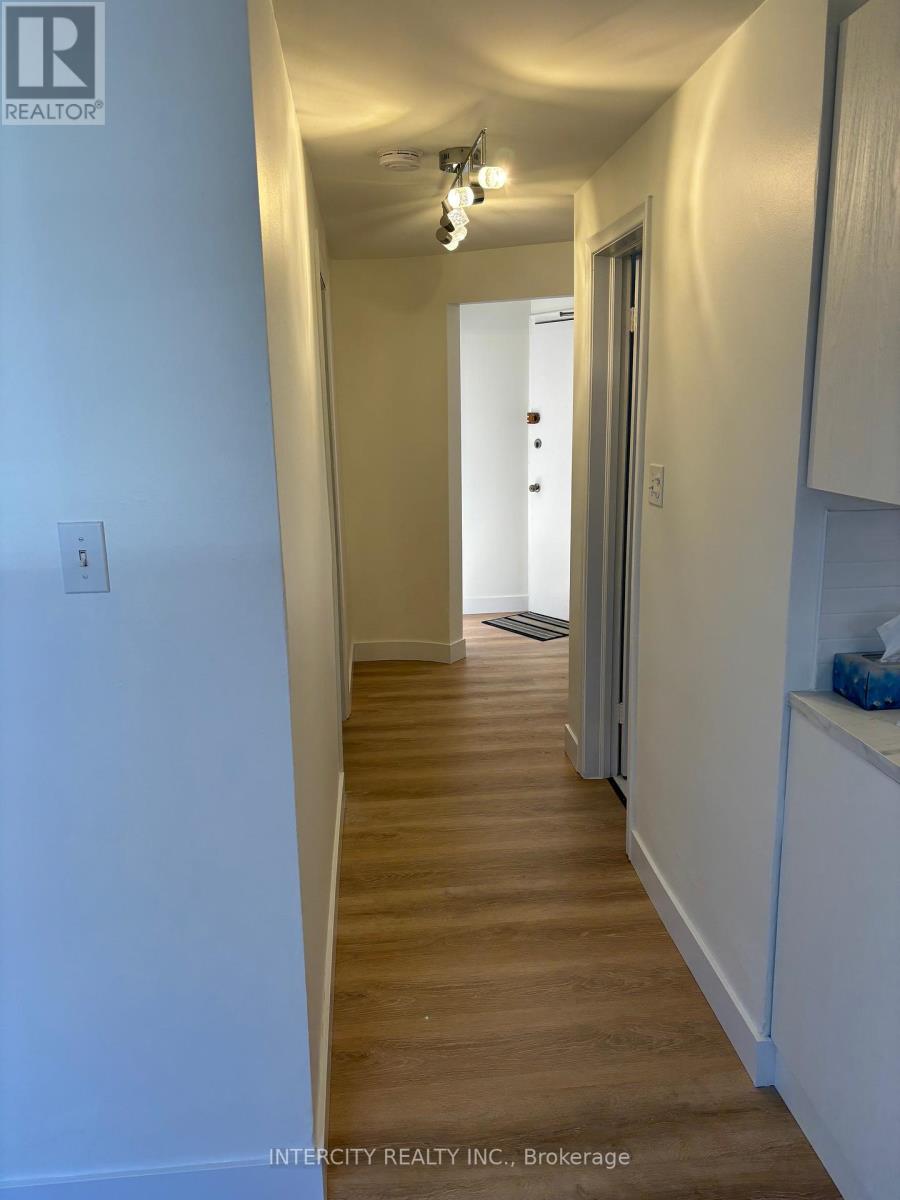 Photo 32 of 363 Andrew Street, Newmarket ON