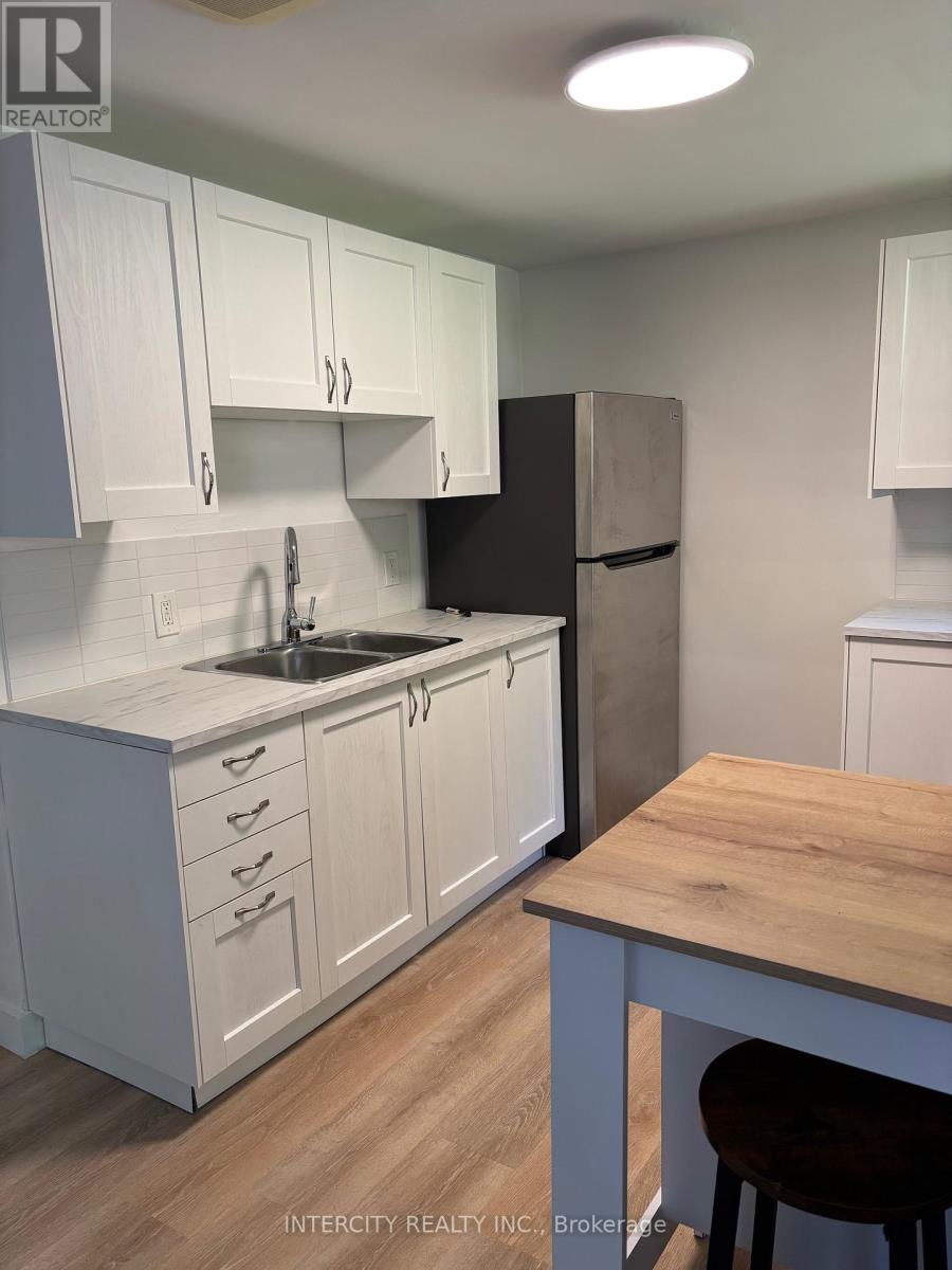 Photo 27 of 363 Andrew Street, Newmarket ON