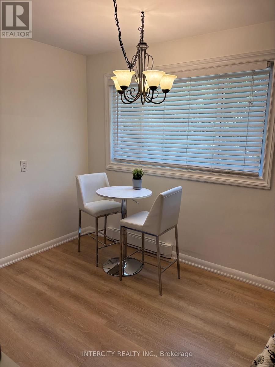 Photo 6 of 363 Andrew Street, Newmarket ON