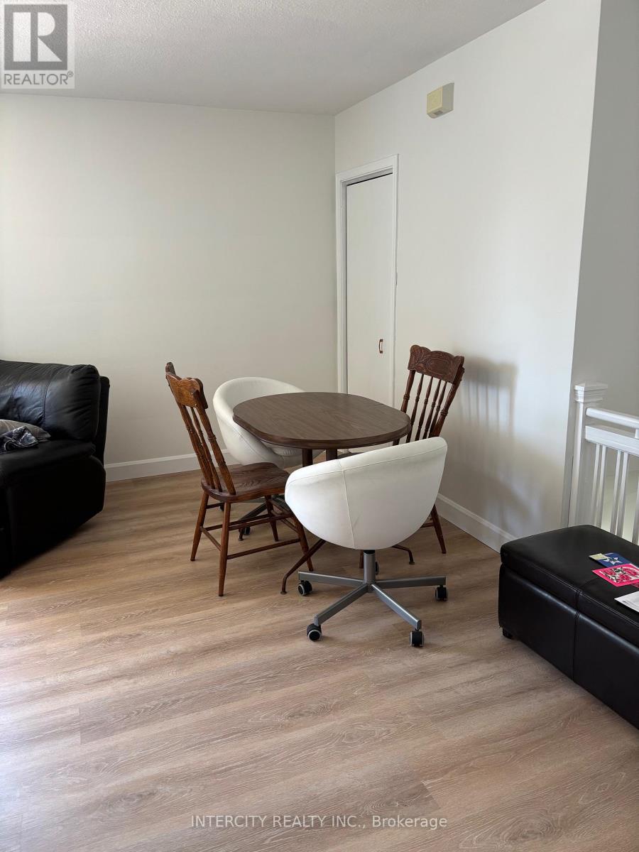 Photo 5 of 363 Andrew Street, Newmarket ON