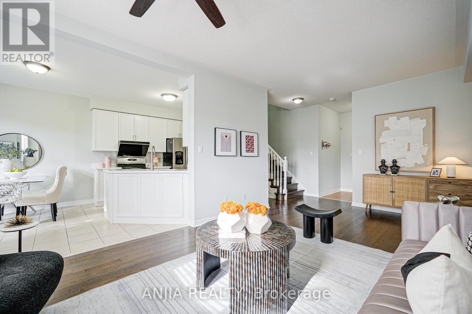Photo 11 of 100 Charest Place, Whitby ON