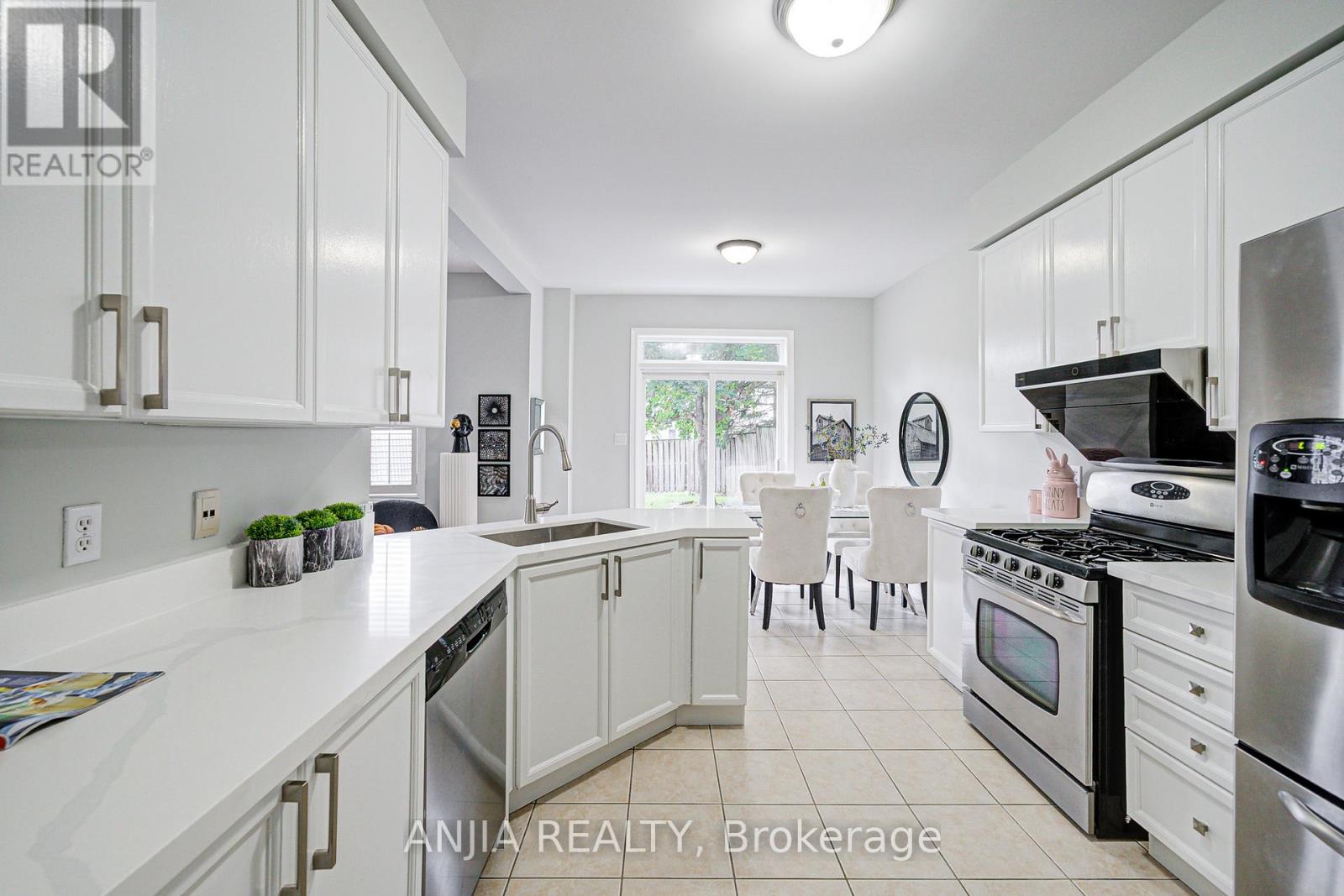 Photo 15 of 100 Charest Place, Whitby ON