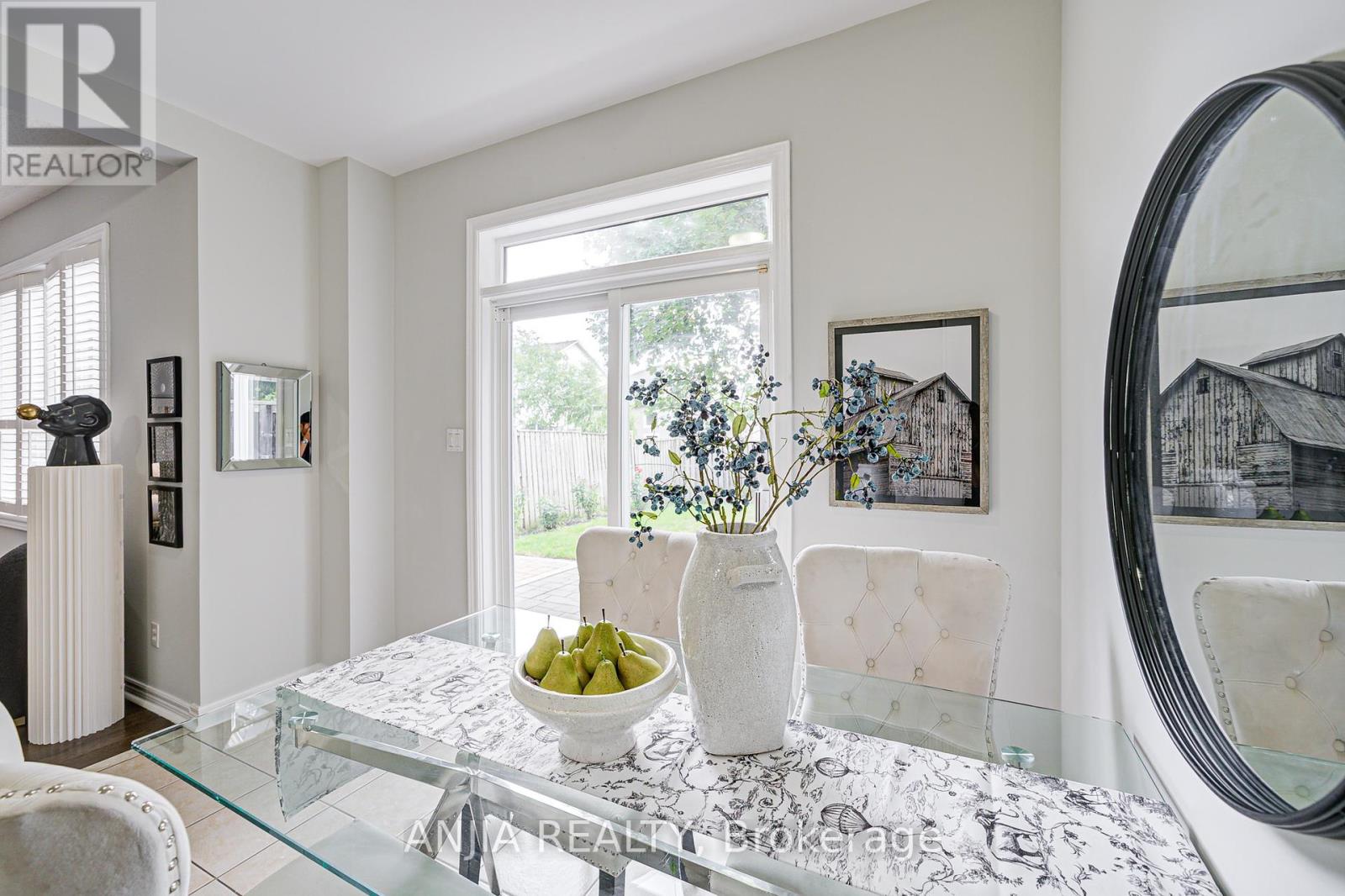 Photo 17 of 100 Charest Place, Whitby ON