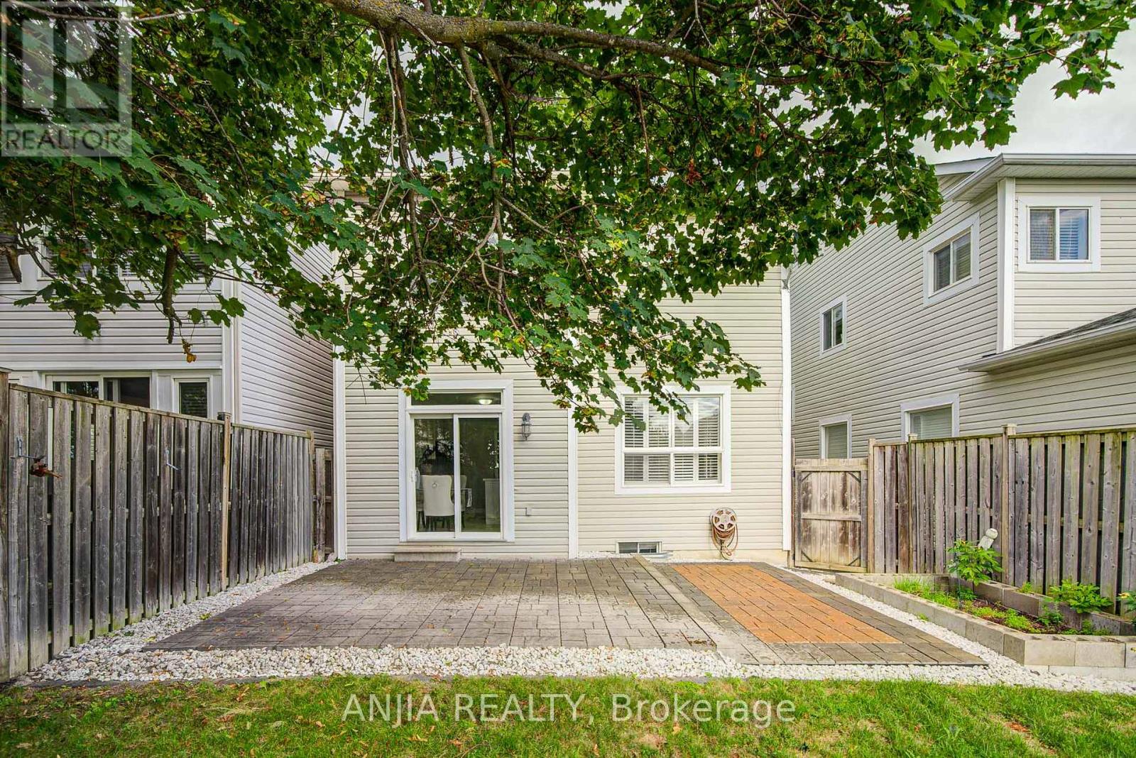 Photo 22 of 100 Charest Place, Whitby ON