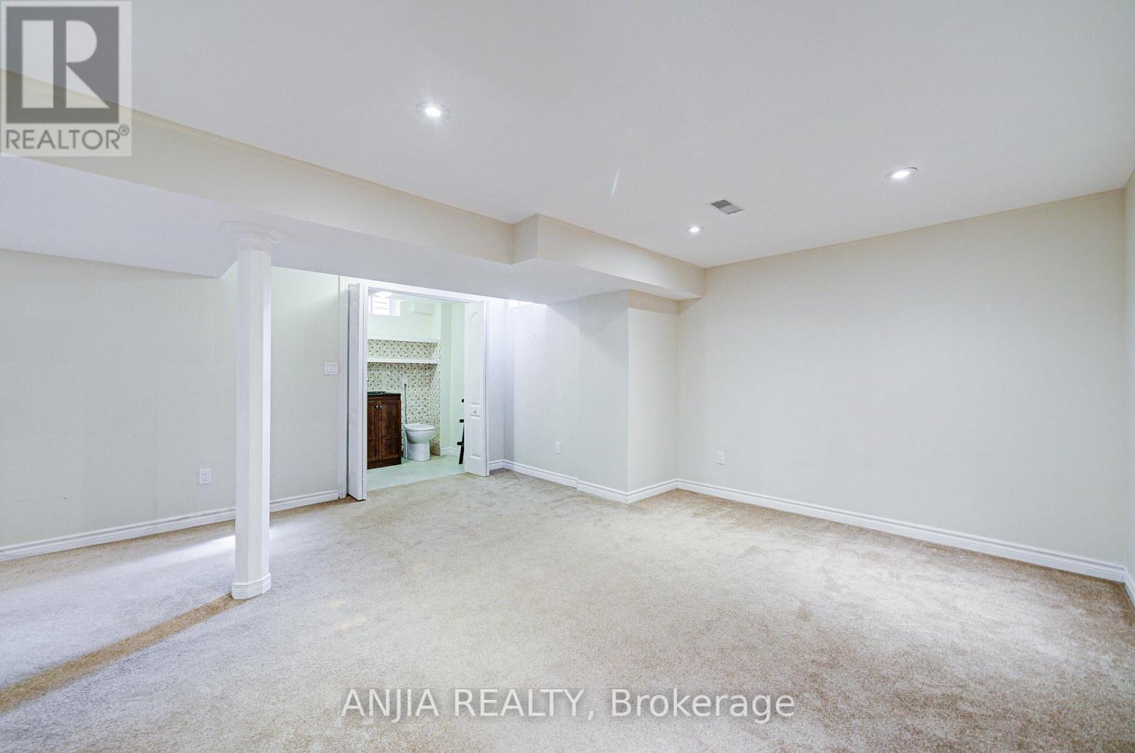 Photo 27 of 100 Charest Place, Whitby ON