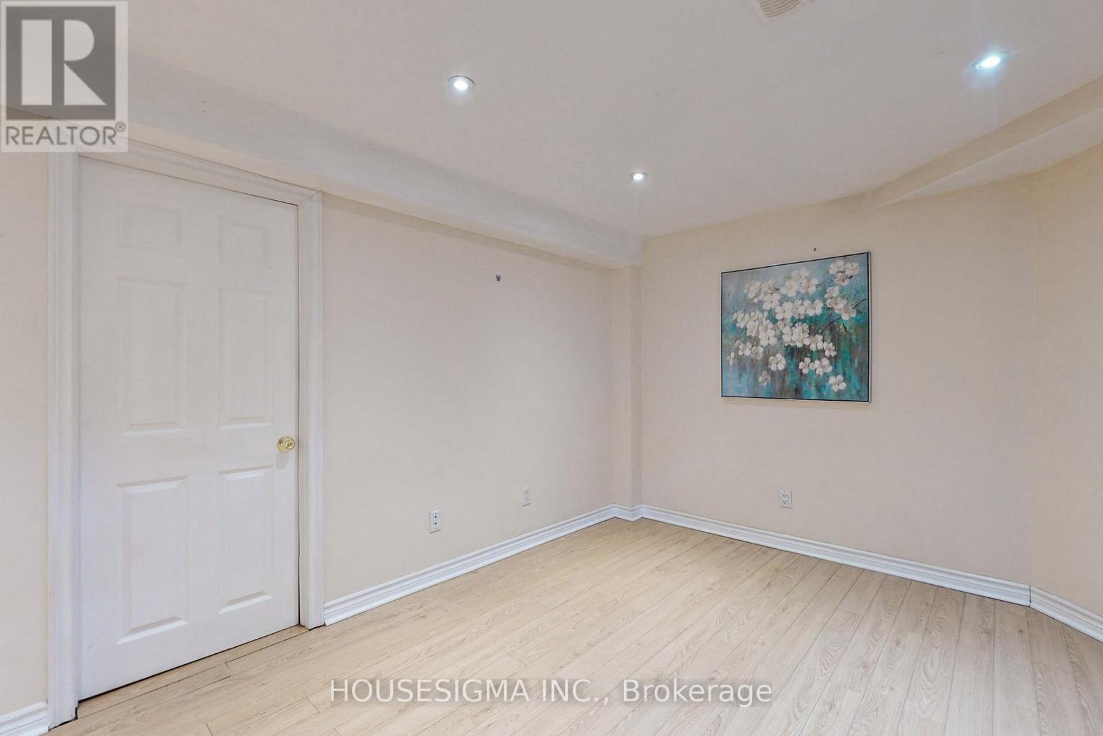 Photo 6 of Lower 38 Estoril Street, Richmond Hill ON
