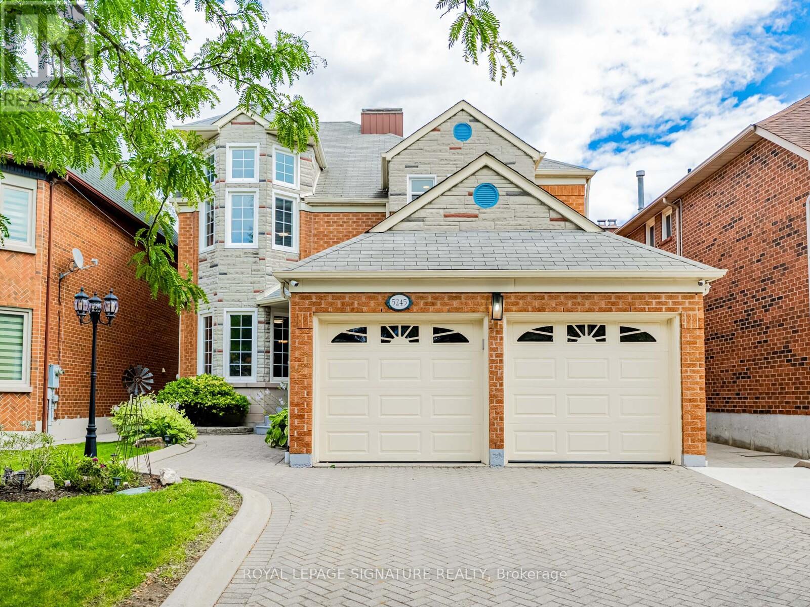 Photo 1 of 5245 Champlain Trail, Mississauga ON