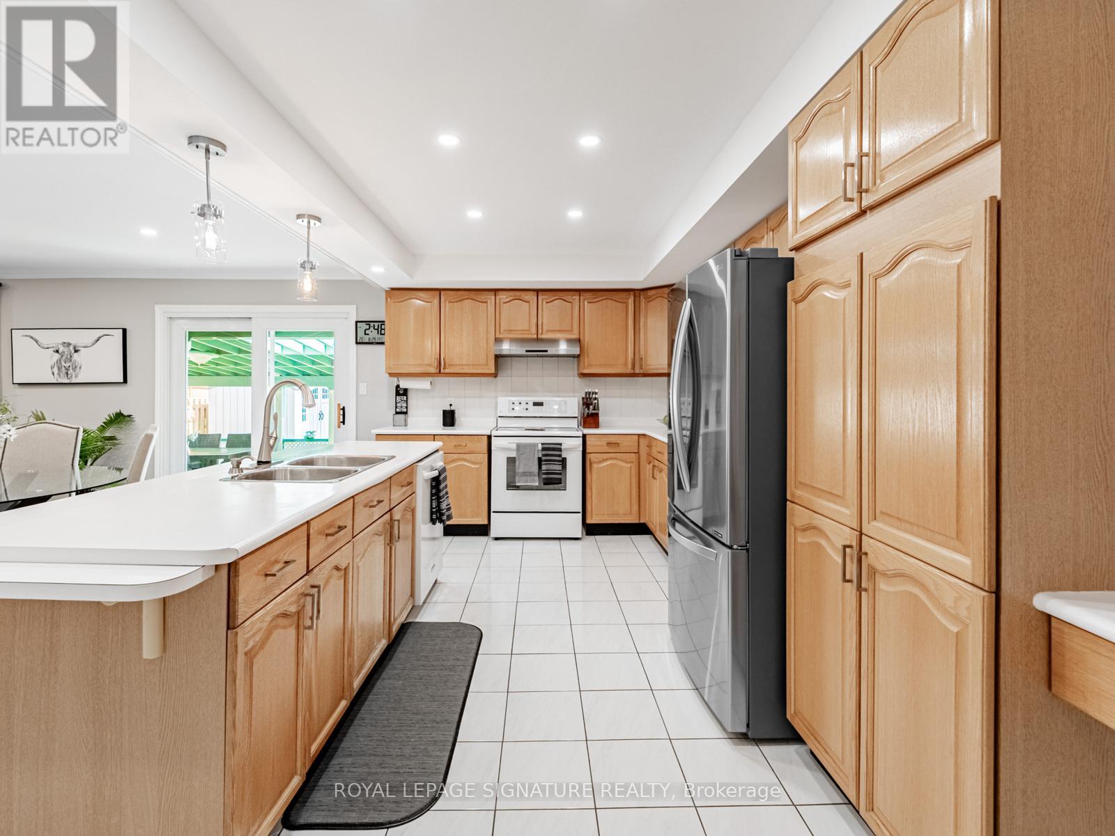 Photo 12 of 5245 Champlain Trail, Mississauga ON
