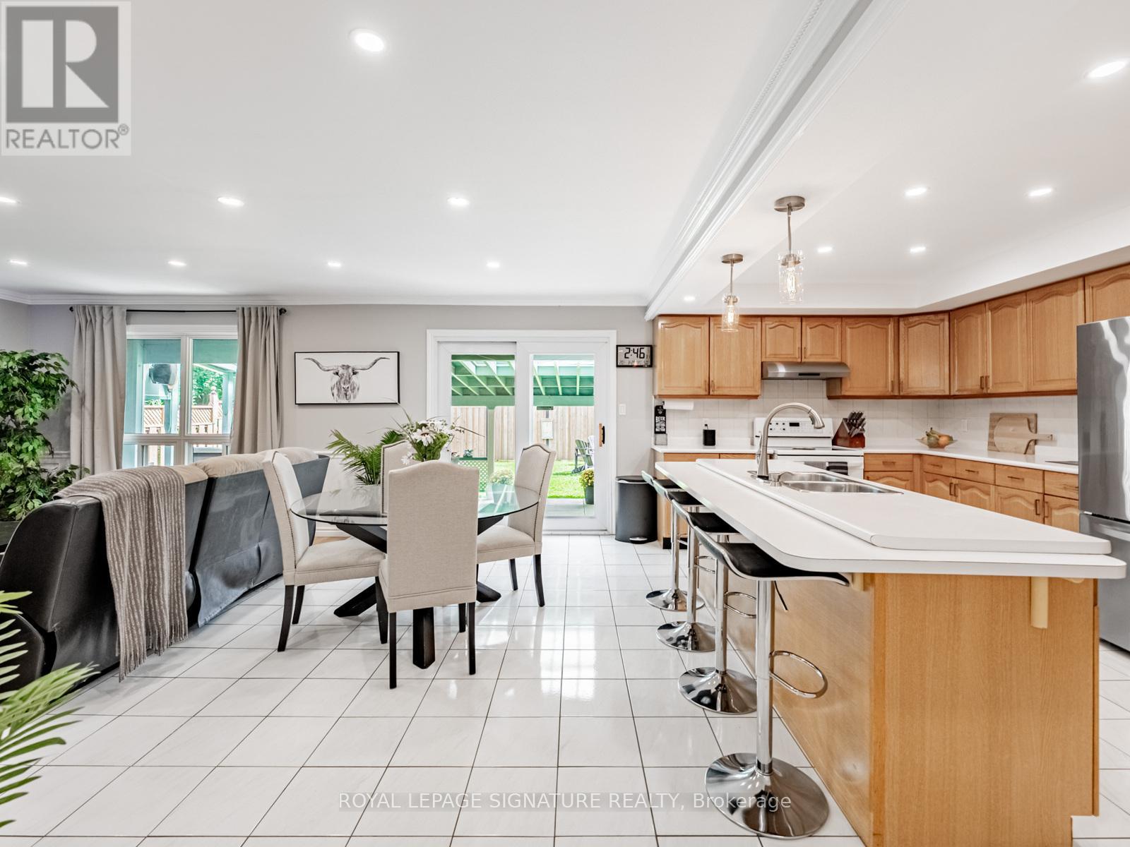 Photo 15 of 5245 Champlain Trail, Mississauga ON