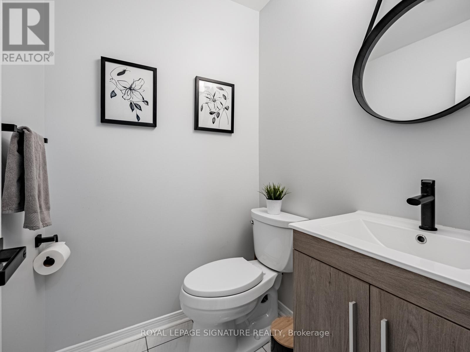 Photo 18 of 5245 Champlain Trail, Mississauga ON