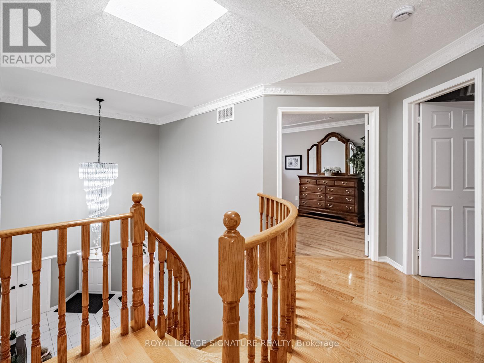 Photo 20 of 5245 Champlain Trail, Mississauga ON