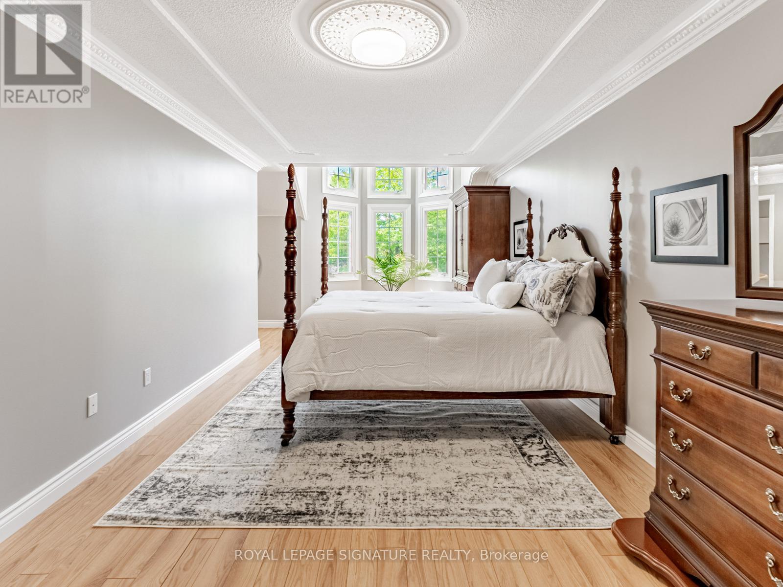 Photo 23 of 5245 Champlain Trail, Mississauga ON