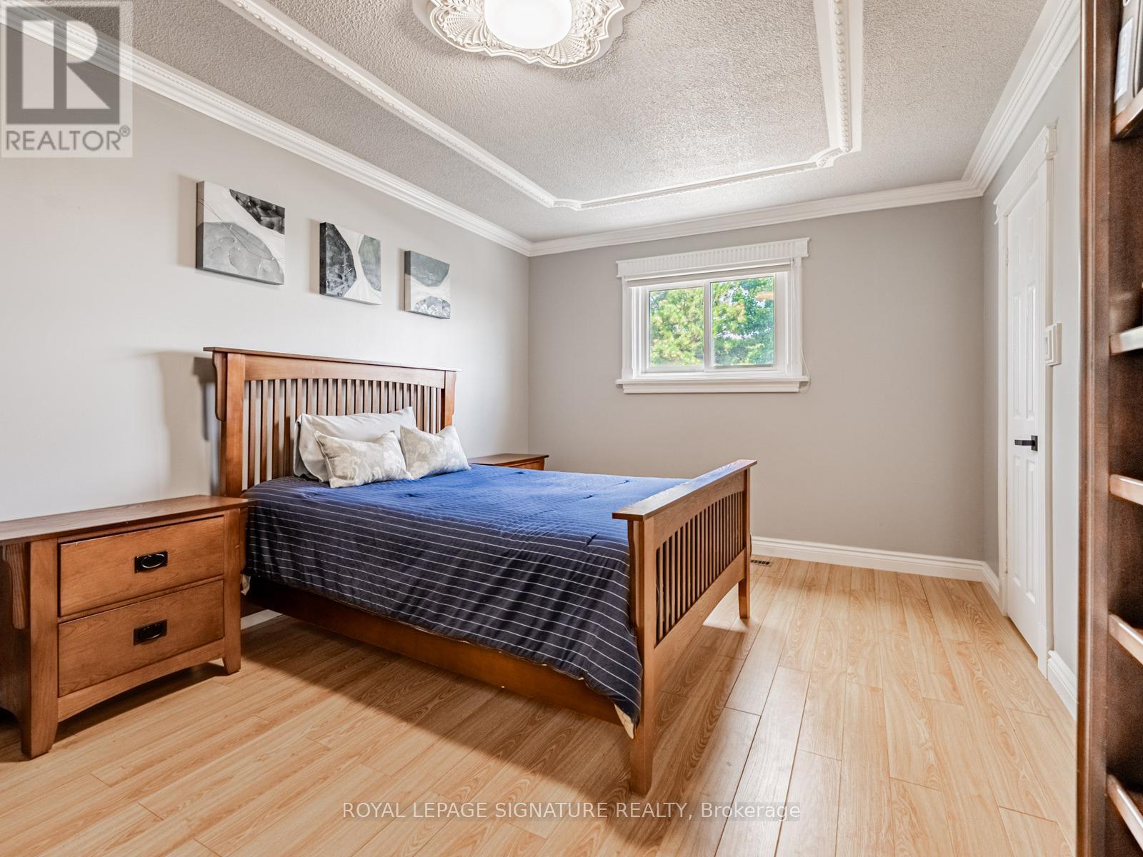 Photo 28 of 5245 Champlain Trail, Mississauga ON