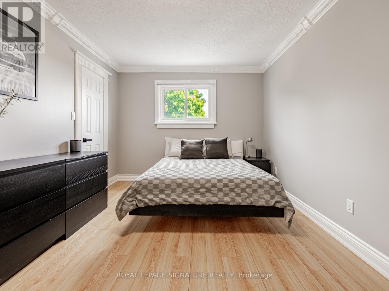Photo 29 of 5245 Champlain Trail, Mississauga ON