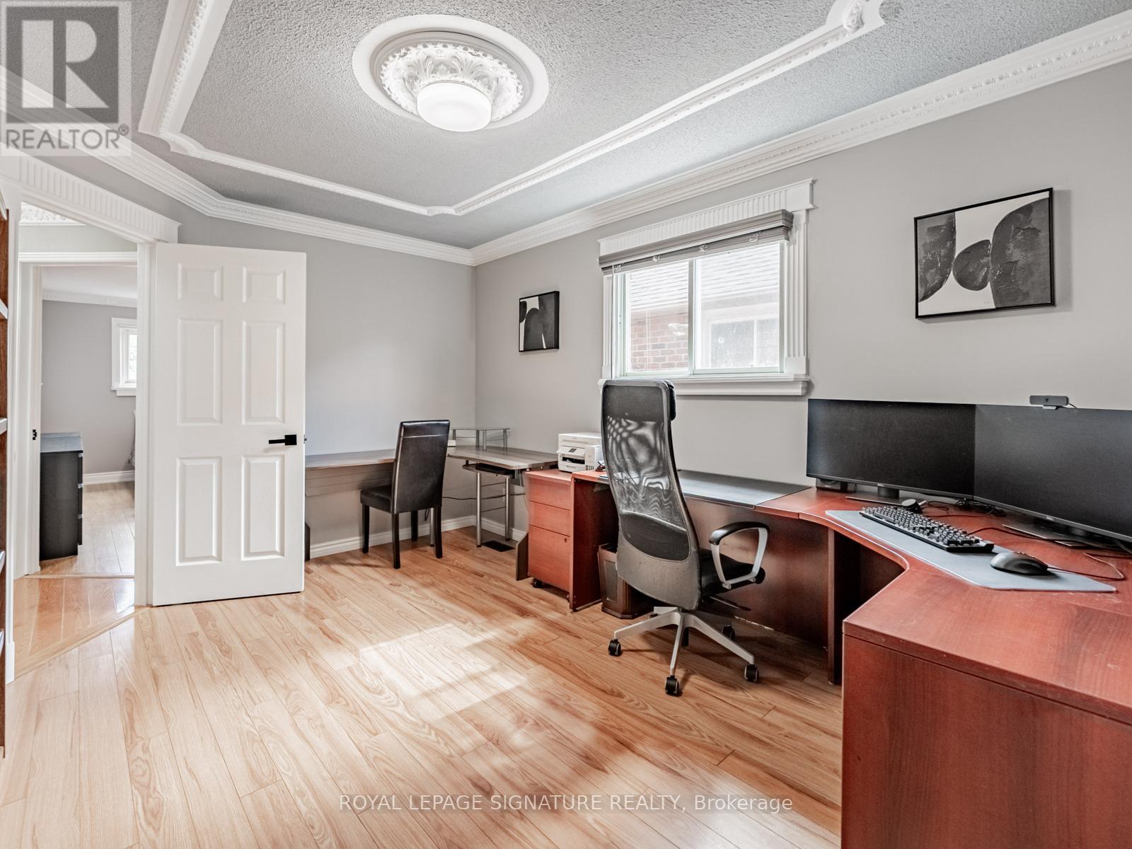 Photo 31 of 5245 Champlain Trail, Mississauga ON