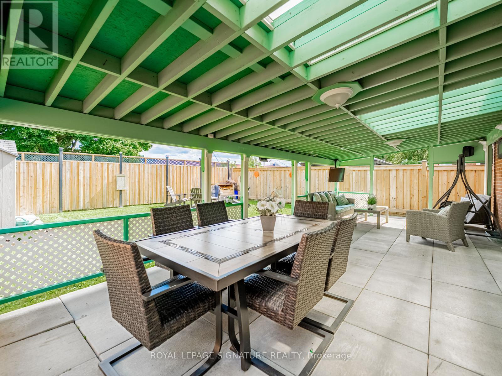 Photo 36 of 5245 Champlain Trail, Mississauga ON
