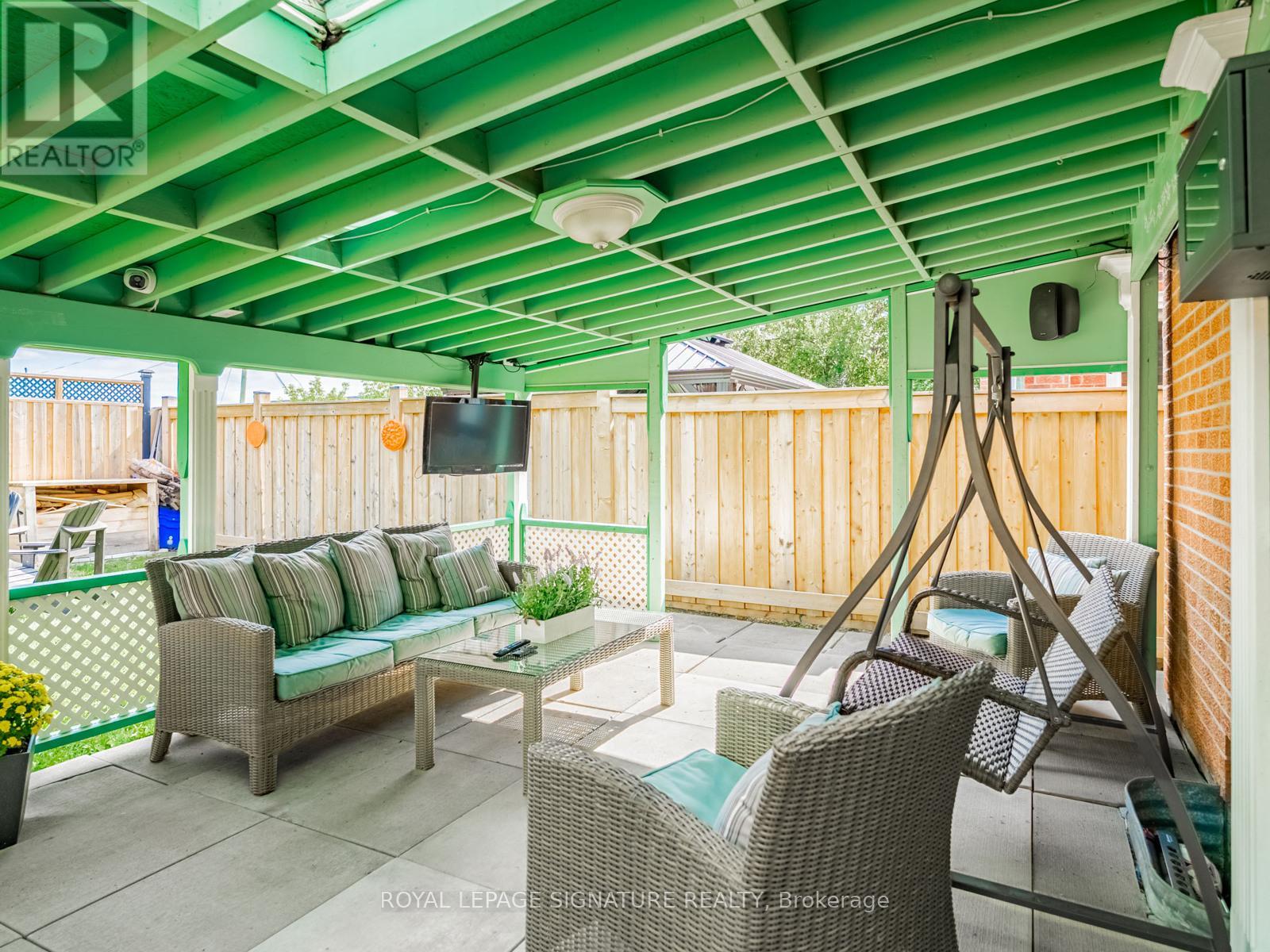 Photo 37 of 5245 Champlain Trail, Mississauga ON